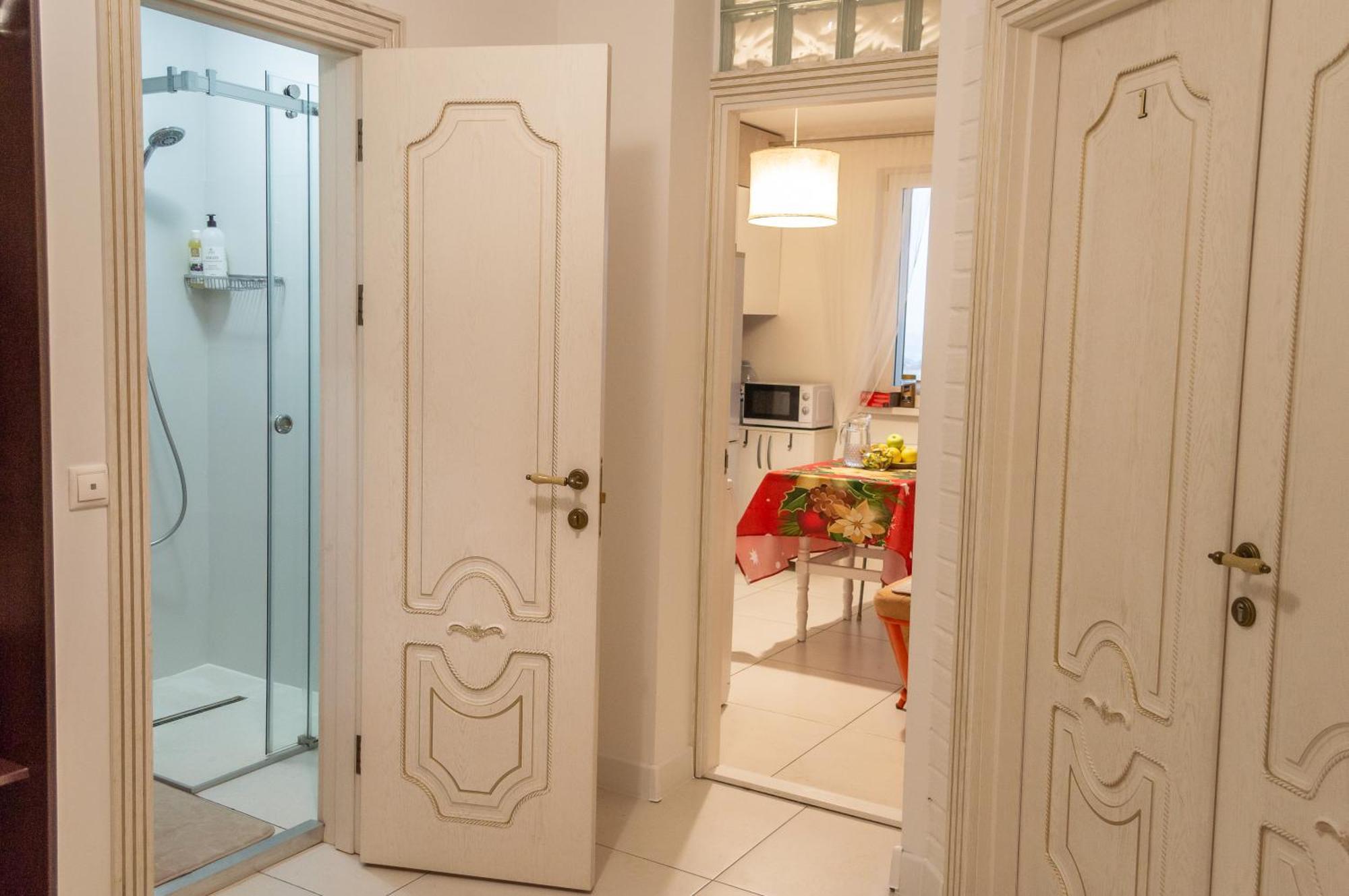 Комната С Двухместной Кроватью В Квартире С Общим Душем И Кухней, Double Room In A Guest Apartment, Camera La Cheie In Apartament Cu Dus Si Bucatarie Comuna Chisinau Bagian luar foto
